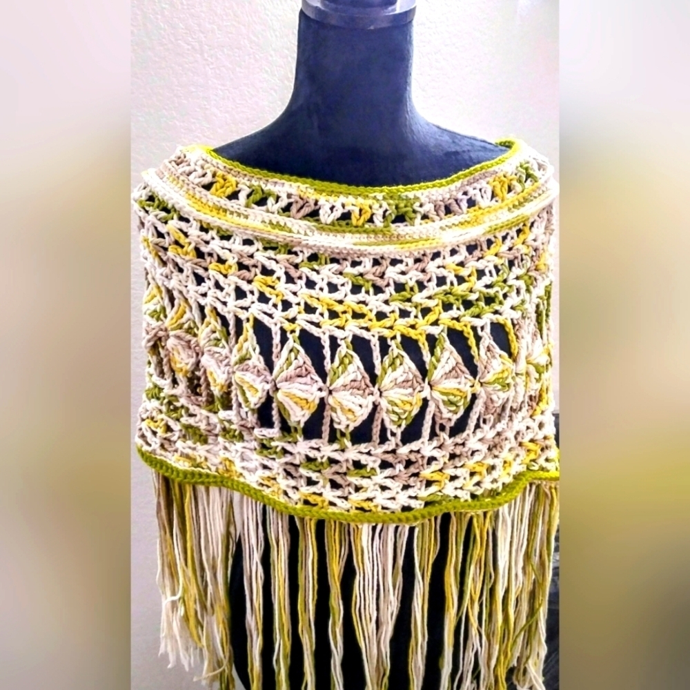 NWT BOHO CHIC EMBOSSED CROCHET COTTON SHRUG/COWL - Picture 2 of 5